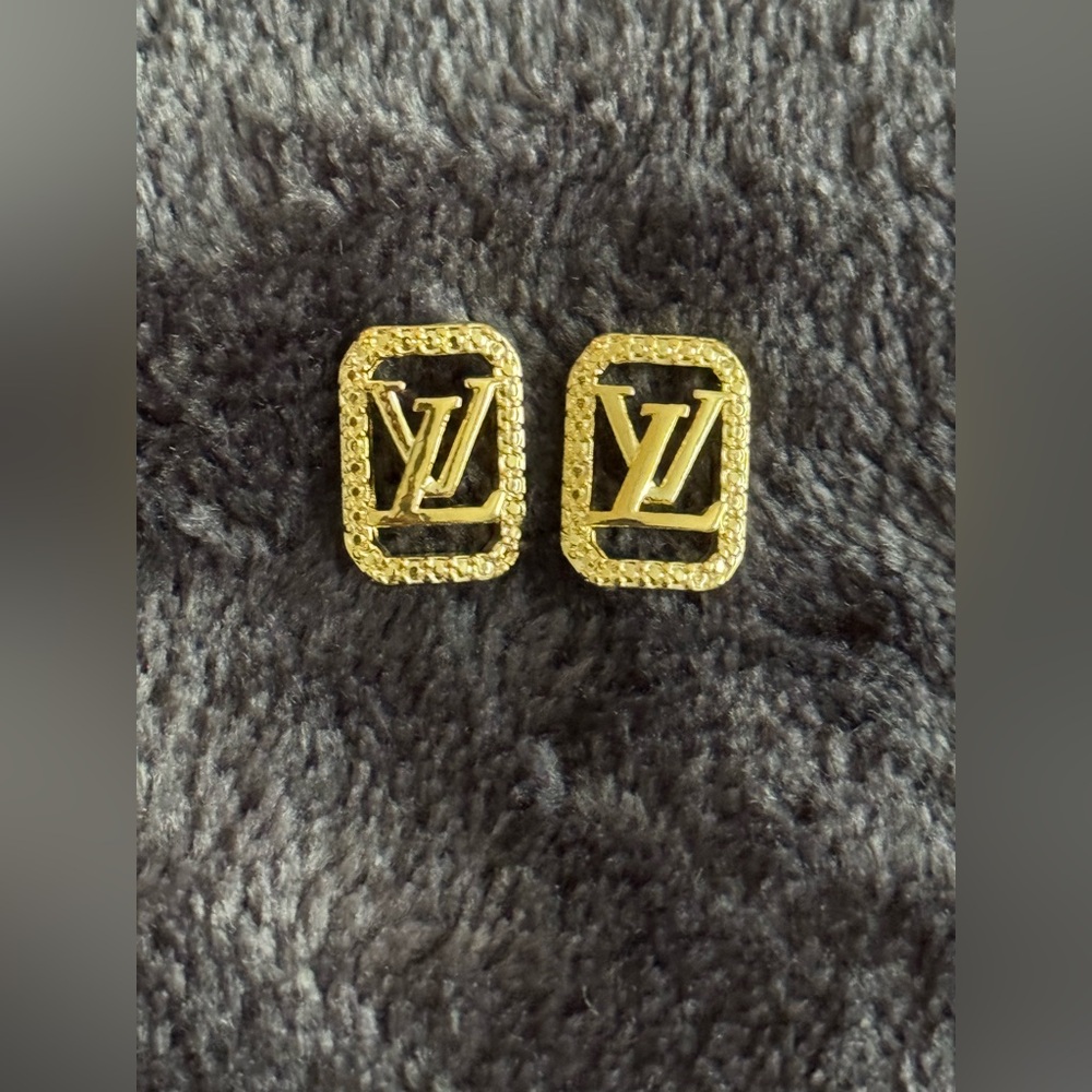 Gold Tone designer Nail Art ~